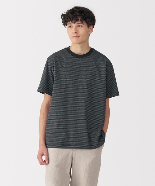 無印良品(ムジルシリョウヒン)の「紳士 天竺編みクルーネック半袖Tシャツ(ボーダー)(Tシャツ/カットソー・メンズ・ホワイト系/ブラック系/グレー系/ダークグリーン系/ブルー系/ブラウン系/グレー系1・S/M/L/XL)」の2枚目の写真