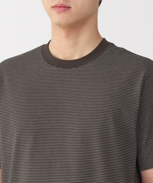 無印良品(ムジルシリョウヒン)の「紳士 天竺編みクルーネック半袖Tシャツ(ボーダー)(Tシャツ/カットソー・メンズ・ホワイト系/ブラック系/グレー系/ダークグリーン系/ブルー系/ブラウン系/グレー系1・S/M/L/XL)」の22枚目の写真