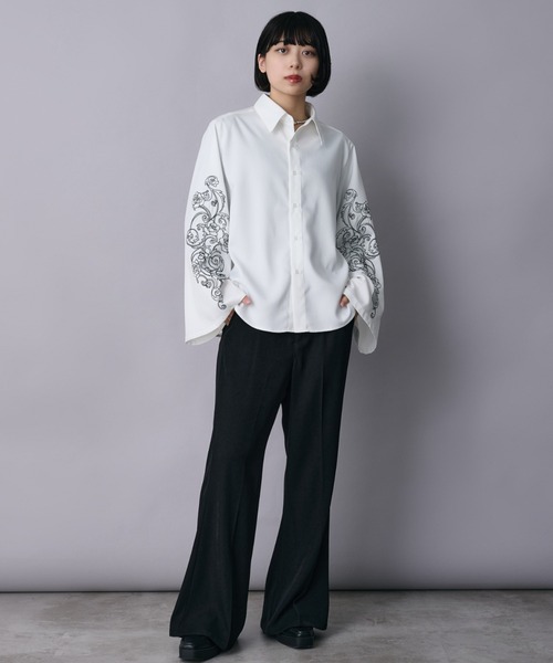 Ellno Loset(エルノロゼット)の「フレアスリーブフラワー刺繍シャツ(シャツ/ブラウス・メンズ・ブラック/オフホワイト・SMALL/MEDIUM/LARGE)」の6枚目の写真
