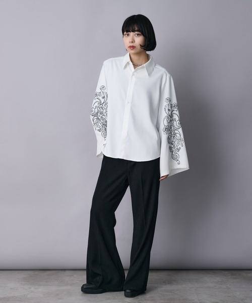 Ellno Loset(エルノロゼット)の「フレアスリーブフラワー刺繍シャツ(シャツ/ブラウス・メンズ・ブラック/オフホワイト・SMALL/MEDIUM/LARGE)」の7枚目の写真