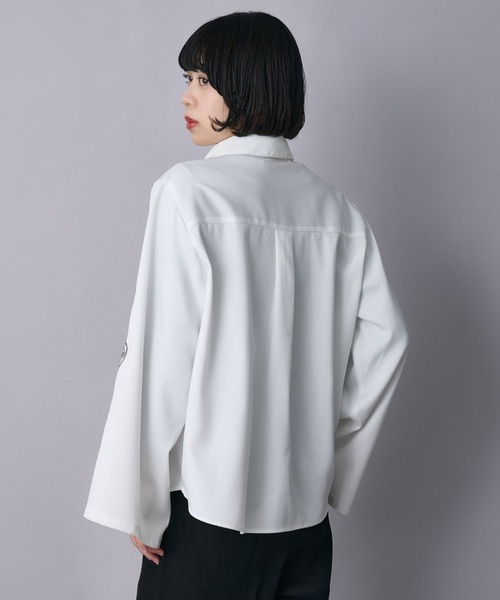 Ellno Loset(エルノロゼット)の「フレアスリーブフラワー刺繍シャツ(シャツ/ブラウス・メンズ・ブラック/オフホワイト・SMALL/MEDIUM/LARGE)」の4枚目の写真