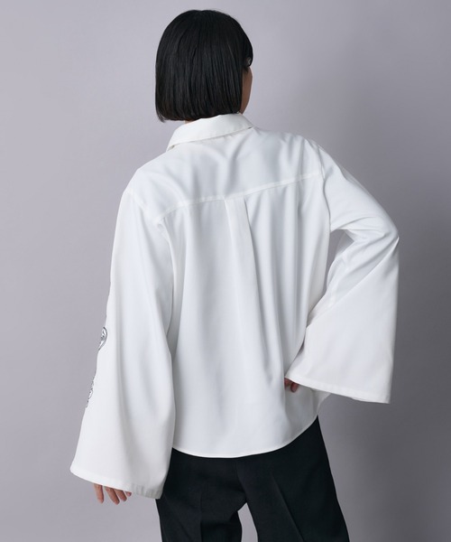 Ellno Loset(エルノロゼット)の「フレアスリーブフラワー刺繍シャツ(シャツ/ブラウス・メンズ・ブラック/オフホワイト・SMALL/MEDIUM/LARGE)」の5枚目の写真