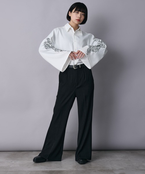 Ellno Loset(エルノロゼット)の「フレアスリーブフラワー刺繍シャツ(シャツ/ブラウス・メンズ・ブラック/オフホワイト・SMALL/MEDIUM/LARGE)」の12枚目の写真