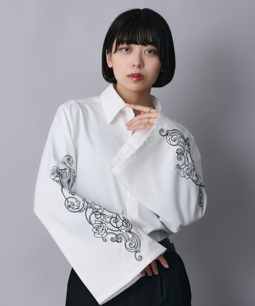 Ellno Loset(エルノロゼット)の「フレアスリーブフラワー刺繍シャツ(シャツ/ブラウス・メンズ・ブラック/オフホワイト・SMALL/MEDIUM/LARGE)」の9枚目の写真