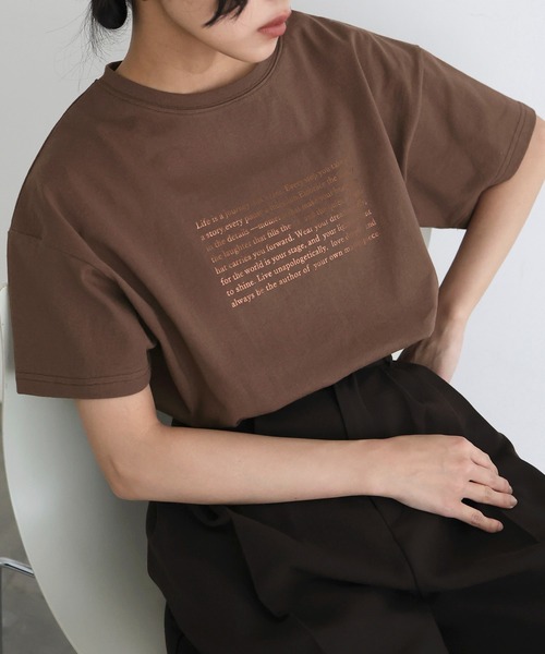hellam（へラム）の「箔プリントロゴTシャツ（Tシャツ/カットソー・レディース・ブラウン/グリーン/ホワイト×ブラック/チャコール/オフホワイト・FREE）」の16枚目の写真