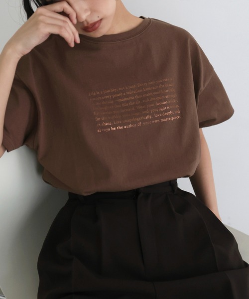 hellam（へラム）の「箔プリントロゴTシャツ（Tシャツ/カットソー・レディース・ブラウン/グリーン/ホワイト×ブラック/チャコール/オフホワイト・FREE）」の21枚目の写真