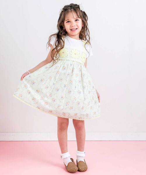 SLAP SLIP（スラップスリップ）の「【お揃い】【絵本コラボ-みつごようせいのおしゃれなドレスやさん-】お花かぎ編みワンピース(80~130cm)（ワンピース・キッズ・イエロー系その他/ブルー系その他・90cm/100cm/80ｃｍ/110cm/120cm/130cm）」の8枚目の写真