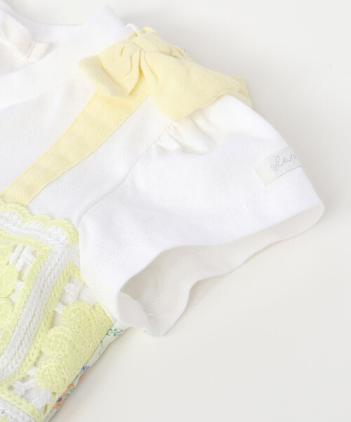 SLAP SLIP（スラップスリップ）の「【お揃い】【絵本コラボ-みつごようせいのおしゃれなドレスやさん-】お花かぎ編みワンピース(80~130cm)（ワンピース・キッズ・イエロー系その他/ブルー系その他・90cm/100cm/80ｃｍ/110cm/120cm/130cm）」の4枚目の写真