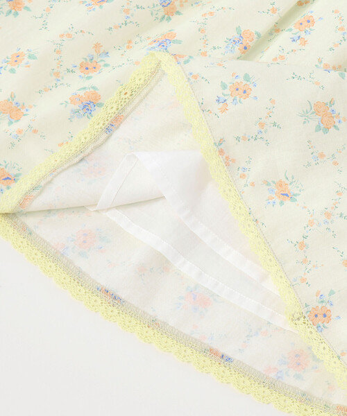 SLAP SLIP（スラップスリップ）の「【お揃い】【絵本コラボ-みつごようせいのおしゃれなドレスやさん-】お花かぎ編みワンピース(80~130cm)（ワンピース・キッズ・イエロー系その他/ブルー系その他・90cm/100cm/80ｃｍ/110cm/120cm/130cm）」の6枚目の写真