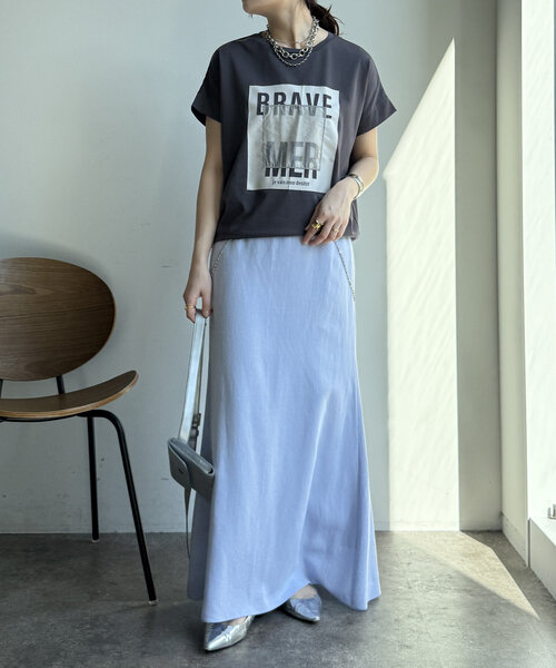 DouDou（ドゥドゥ）の「【WEB限定】裾ドロストオーガンジーロゴTEE（Tシャツ/カットソー・レディース・オフホワイト/チャコールグレー・FREE）」の11枚目の写真