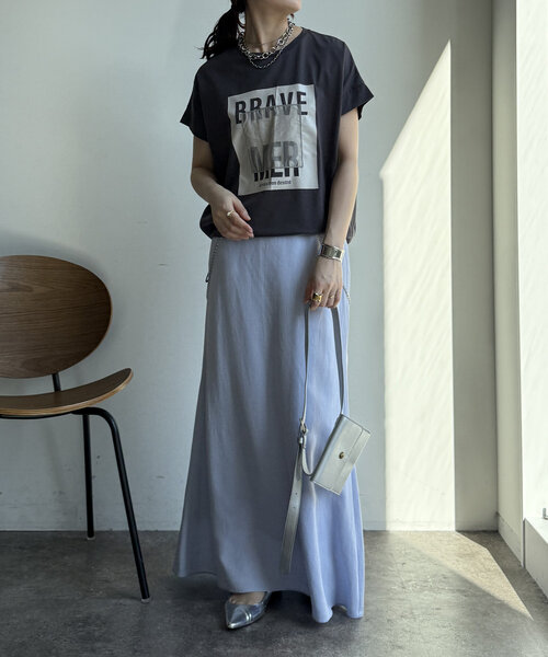 DouDou（ドゥドゥ）の「【WEB限定】裾ドロストオーガンジーロゴTEE（Tシャツ/カットソー・レディース・オフホワイト/チャコールグレー・FREE）」の14枚目の写真