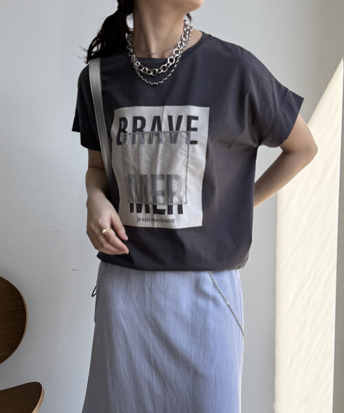 DouDou（ドゥドゥ）の「【WEB限定】裾ドロストオーガンジーロゴTEE（Tシャツ/カットソー・レディース・オフホワイト/チャコールグレー・FREE）」の17枚目の写真