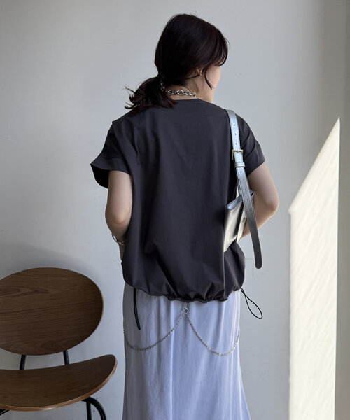 DouDou（ドゥドゥ）の「【WEB限定】裾ドロストオーガンジーロゴTEE（Tシャツ/カットソー・レディース・オフホワイト/チャコールグレー・FREE）」の19枚目の写真