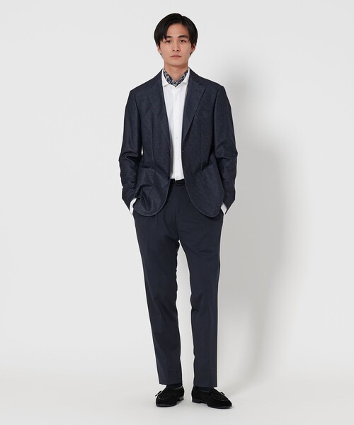 UNITED ARROWS(ユナイテッドアローズ)の「ポンチ スリムテーパード サイドシャーリング イージースラックス-ストレッチー(スラックス・メンズ・ネイビー・50/48/46/42)」の2枚目の写真