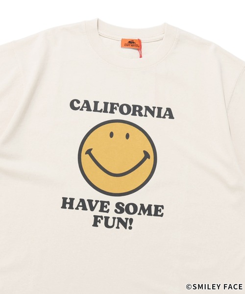 KRIFF MAYER（クリフメイヤー）の「【綿100％】スマイリー半袖T(CAL)（Tシャツ/カットソー・メンズ・ナチュラル/ネイビー/ブラック・MEDIUM/LARGE/X-LARGE）」の2枚目の写真