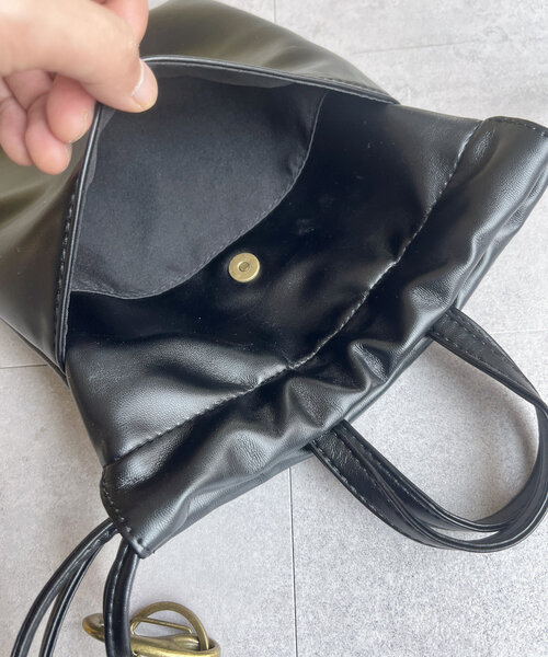 CPCM(シーピーシーエム)の「チャーム付きPU巾着バッグ(ショルダーバッグ・メンズ・ブラウン/ブラック・FREE)」の9枚目の写真