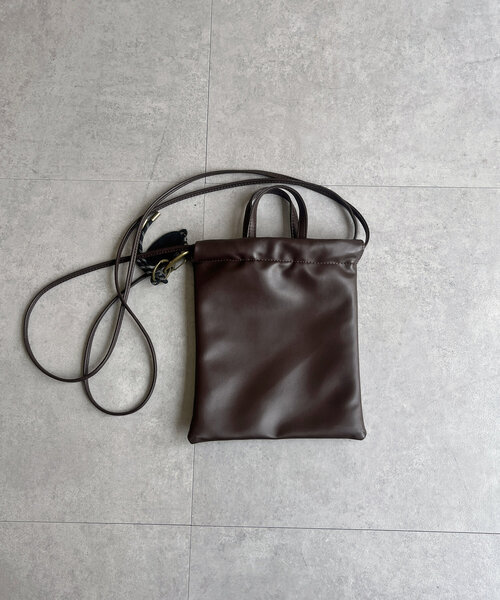 CPCM(シーピーシーエム)の「チャーム付きPU巾着バッグ(ショルダーバッグ・メンズ・ブラウン/ブラック・FREE)」の16枚目の写真