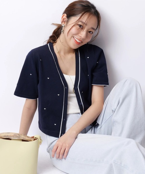JUSGLITTY（ジャスグリッティー）の「ハート刺繡半袖カーデ