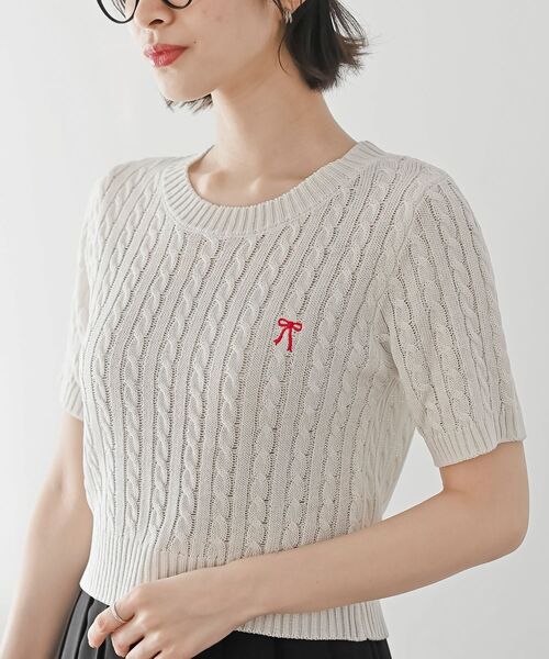 rps（アールピーエス）の「リボン刺繍ケーブル編み５分袖ニットプルオーバー（ニット/セーター・レディース・オフホワイト/ネイビー/ライトグレー・フリー）」の11枚目の写真