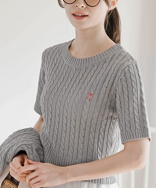 rps（アールピーエス）の「リボン刺繍ケーブル編み５分袖ニットプルオーバー（ニット/セーター・レディース・オフホワイト/ネイビー/ライトグレー・フリー）」の17枚目の写真