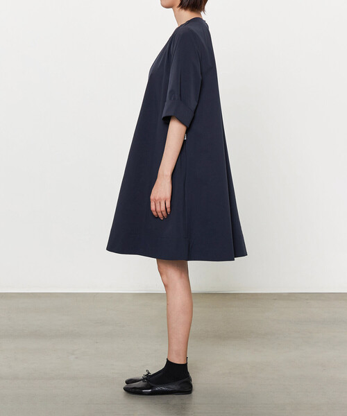 GYMPHLEX（ジムフレックス）の「Gymphlex | クルーネック Aラインワンピース WOMEN（ワンピース・レディース・ネイビー/ブルー・14）」の7枚目の写真