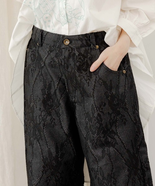 iS ScoLar(イズスカラー)の「552214:花柄レースデニムパンツ(デニムパンツ・レディース・ブルー・M)」の16枚目の写真