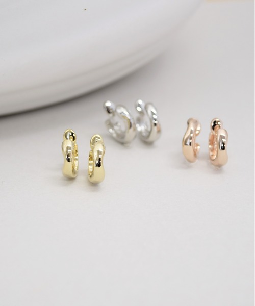 CALIN STANDARD(カリンスタンダード)の「◆金属アレルギー対応◆◆made in japan◆【痛くない】【落ちにくい】【ストレスフリーな着け心地】 ニュアンスライン ミニループフィットイヤリング(イヤリング・レディース・シルバー/ゴールド/ピンクゴールド・FREE)」の6枚目の写真