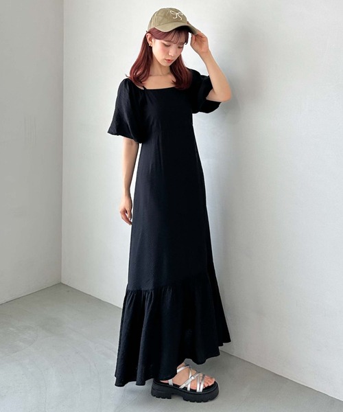 archives（アルシーヴ）の「オフショルティアードワンピース（ワンピース・レディース・モカ/アイボリー/ブラック・MEDIUM）」の3枚目の写真