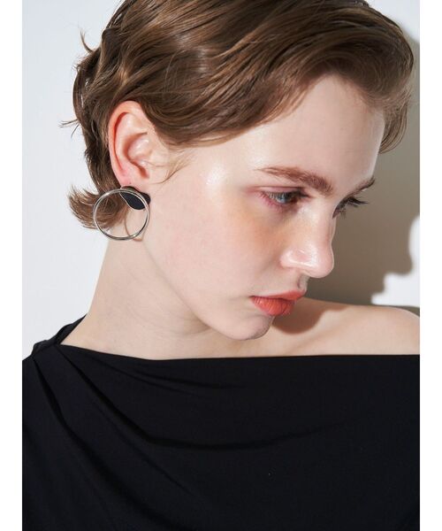 ELENDEEK(エレンディーク)の「サークル2WAYピアス(ピアス(両耳用)・レディース・シルバー/ゴールド・FREE)」の7枚目の写真