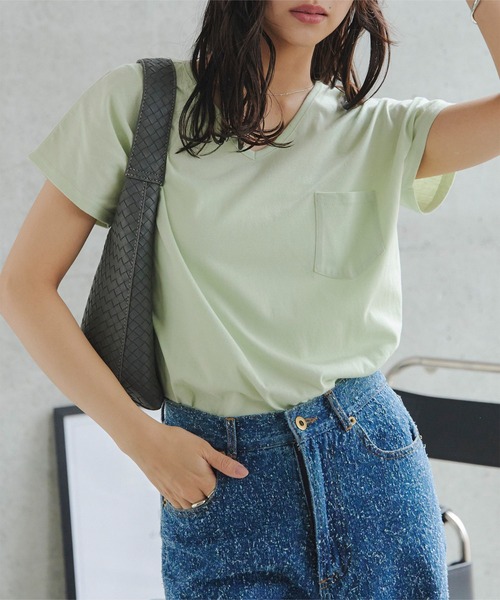 KOBE LETTUCE（コウベレタス）の「[ M L XL 汗じみ防止＆UVカット ] ポケット付きVネックTシャツ（Tシャツ/カットソー・レディース・ブラック/オフホワイト/杢グレー/ネイビー/ダークカーキ/ライトオレンジ系/アイボリー/ミント・M/XL/L）」の9枚目の写真