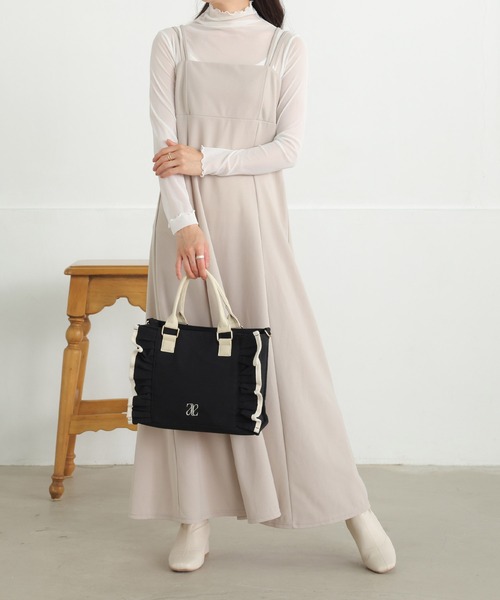 ALTROSE(アルトローズ)の「【500mlペットボトル収納可】2way トート フリル キャンバス ショルダーバッグ 刺繍(トートバッグ・レディース・ブラック×ホワイト/ホワイト×ブラック/ブラック×ブラック・FREE)」の17枚目の写真