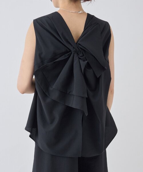 【最終価格】美品　BEARDSLEY ドットリップルノースリブラウス BEARDSLEY（ビアズリー）の「ドットリップルノースリブラウス