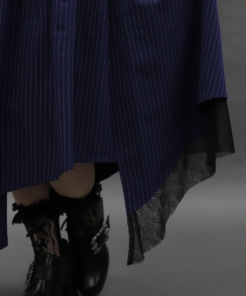 axes femme POETIQUE（アクシーズファムポエティック）の「ベルト付イレヘムロングスカート（スカート・レディース・ブラック/その他1/ネイビー・MEDIUM）」の7枚目の写真