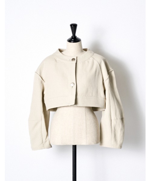 RUMCHE(ラムシェ)の「Midriff Jacket / ミッドリフジャケット(ノーカラージャケット・レディース・アイボリー・FREE)」の9枚目の写真