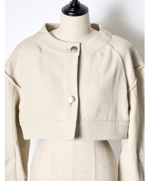 RUMCHE(ラムシェ)の「Midriff Jacket / ミッドリフジャケット(ノーカラージャケット・レディース・アイボリー・FREE)」の6枚目の写真