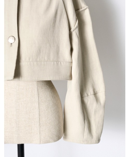 RUMCHE(ラムシェ)の「Midriff Jacket / ミッドリフジャケット(ノーカラージャケット・レディース・アイボリー・FREE)」の5枚目の写真