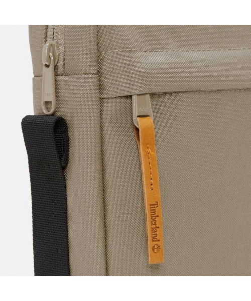 Timberland（ティンバーランド）の「ティンバーパック クロスボディ バッグ（ショルダーバッグ・メンズ・ライトブラウン・FREE）」の4枚目の写真