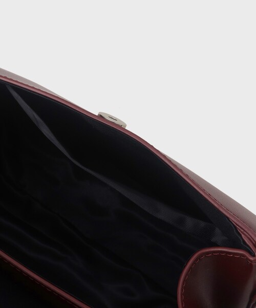 tk.TAKEO KIKUCHI（ティーケータケオキクチ）の「ランドスケープ ピローフラップバッグ（ショルダーバッグ・メンズ・ブラック/ボルドー・00）」の21枚目の写真