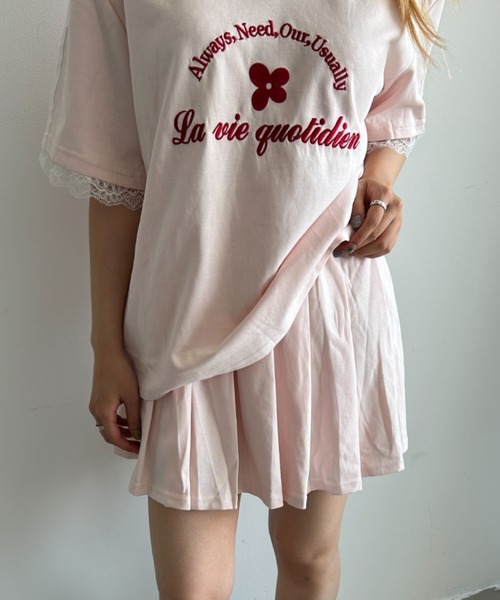.KOM(ドットコム)の「A'GEM/9 × .kom 『.KOMZ/ドットケーオーエムゼット』クローバー刺繍×ペプラムレースセットアップ(Tシャツ/カットソー・レディース・ブラック/ピンク/ライトグレー・FREE)」の12枚目の写真