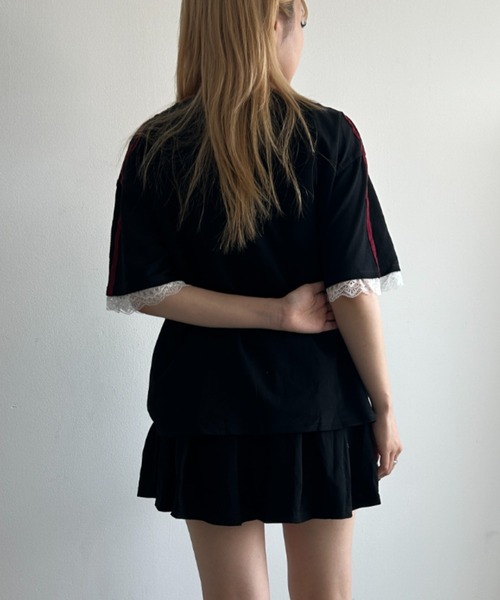 .KOM(ドットコム)の「A'GEM/9 × .kom 『.KOMZ/ドットケーオーエムゼット』クローバー刺繍×ペプラムレースセットアップ(Tシャツ/カットソー・レディース・ブラック/ピンク/ライトグレー・FREE)」の16枚目の写真