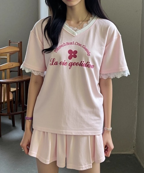 .KOM(ドットコム)の「A'GEM/9 × .kom 『.KOMZ/ドットケーオーエムゼット』クローバー刺繍×ペプラムレースセットアップ(Tシャツ/カットソー・レディース・ブラック/ピンク/ライトグレー・FREE)」の22枚目の写真