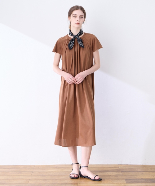 LE SOUK HOLIDAY(ルスークホリデー)の「【接触冷感】ピンタックワンピース(ワンピース・レディース・ブラウン/ブラック/ブルー・M/L)」の1枚目の写真