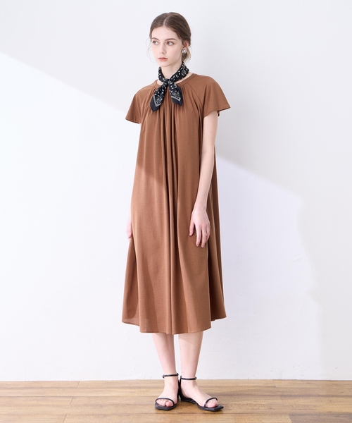 LE SOUK HOLIDAY(ルスークホリデー)の「【接触冷感】ピンタックワンピース(ワンピース・レディース・ブラウン/ブラック/ブルー・M/L)」の11枚目の写真