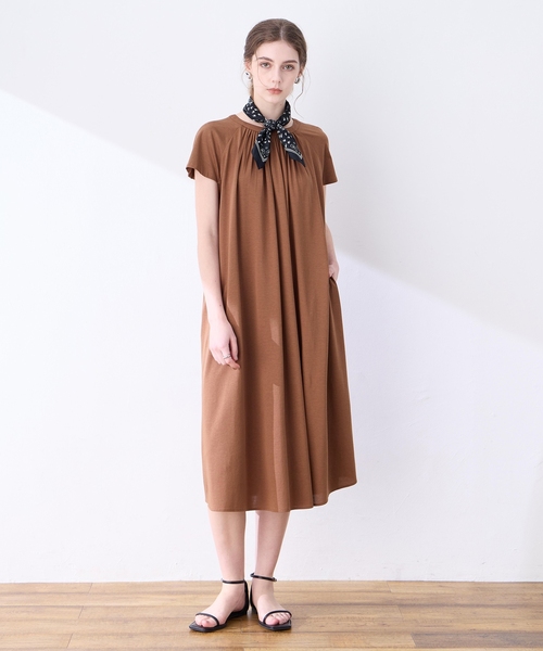 LE SOUK HOLIDAY(ルスークホリデー)の「【接触冷感】ピンタックワンピース(ワンピース・レディース・ブラウン/ブラック/ブルー・M/L)」の12枚目の写真