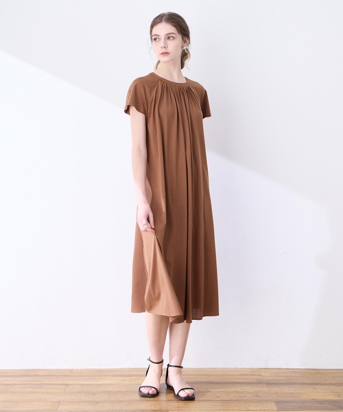 LE SOUK HOLIDAY(ルスークホリデー)の「【接触冷感】ピンタックワンピース(ワンピース・レディース・ブラウン/ブラック/ブルー・M/L)」の16枚目の写真