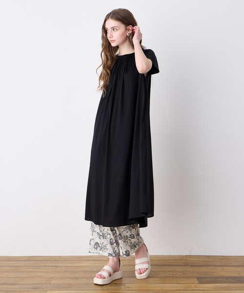 LE SOUK HOLIDAY(ルスークホリデー)の「【接触冷感】ピンタックワンピース(ワンピース・レディース・ブラウン/ブラック/ブルー・M/L)」の19枚目の写真