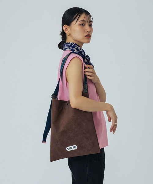 OUTDOOR PRODUCTS(アウトドアプロダクツ)の「【ブラウンROSE BUD別注カラー】(OUTDOOR)SUEDE LIKE TOTE(トートバッグ・レディース・ブラック/ブラウン・ONE SIZE)」の16枚目の写真