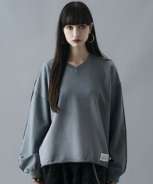 PLAN To（プラントゥ）の「Aged Cropped Gradation V-neck Sweat