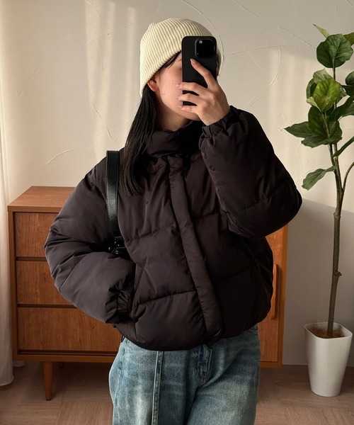 MUHET(ミュエータ)の「assorted padded short blouson / アソート中綿ショート丈ブルゾン(ブルゾン・レディース・ネイビー/ブラック/ブラウン/ベージュ・SMALL/LARGE/MEDIUM)」の2枚目の写真