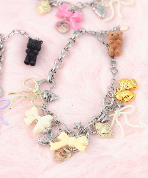 CAROLINA GLASER（カロリナ グレイサー）の「【COLLABORATION】Lovely Charm 22 / カラフルネックレス（ネックレス・レディース・イエロー/ピンク/ブルー・ONE SIZE）」の2枚目の写真